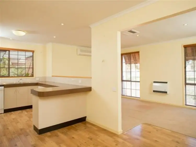 Sixth view of Homely house listing, 2/8 Semmens Crescent, Mildura VIC 3500