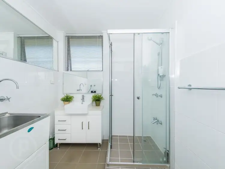 Fifth view of Homely unit listing, 6/31 St Leonards Street, Coorparoo QLD 4151