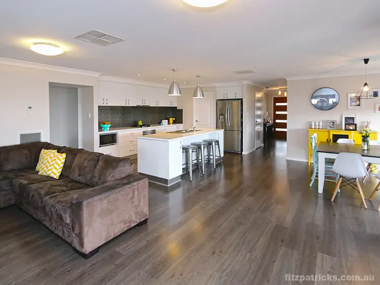2 Koonawarra Place, Bourkelands NSW 2650