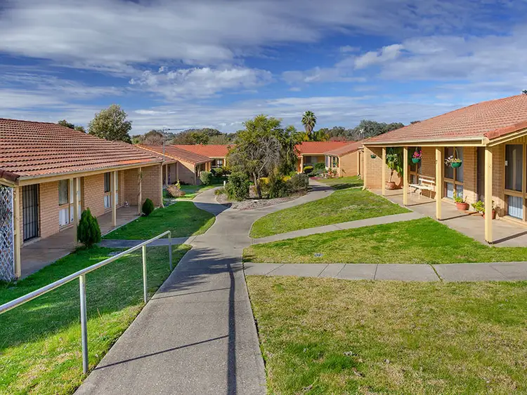 Sixth view of Homely unit listing, 1/152 MELROSE DRIVE, Wodonga VIC 3690