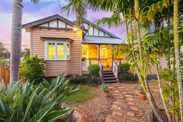 2 Fifer Street, Eastern Heights QLD 4305