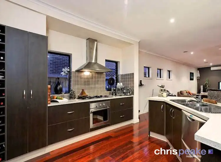 Second view of Homely house listing, 2 Cresta Court, Berwick VIC 3806