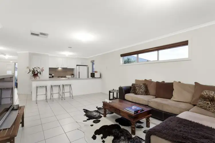 Fourth view of Homely house listing, 19 David Circuit, Hillside VIC 3037