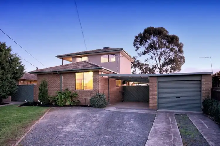 25 Henley Drive, Gladstone Park VIC 3043
