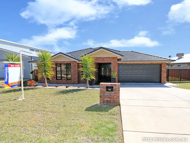 38 Deakin Avenue, Lloyd NSW 2650
