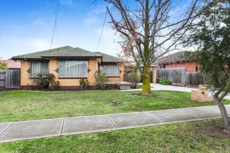 38 Elmhurst Road, Gladstone Park VIC 3043