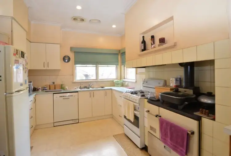Third view of Homely house listing, 121 Rowan Street, Wangaratta VIC 3677