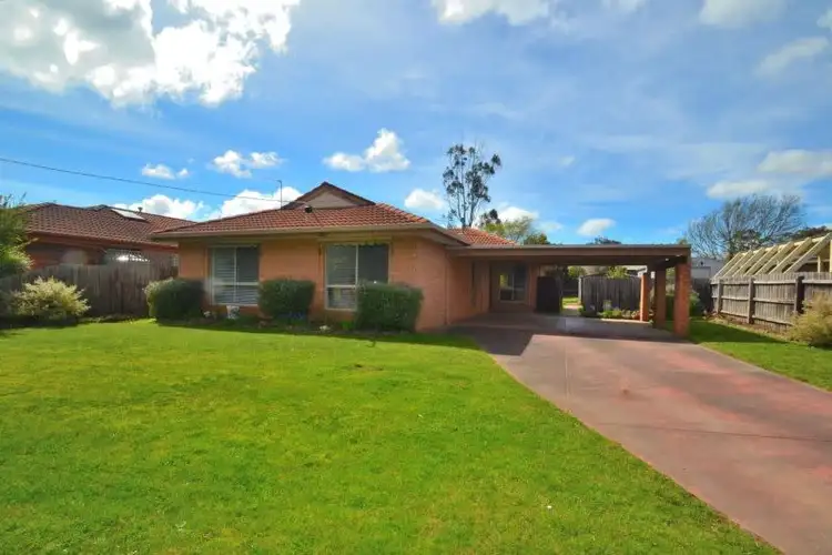 9 Quinta Drive, Mount Clear VIC 3350