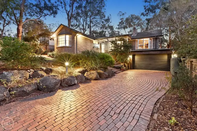 2 Woodland Grove, Montmorency VIC 3094