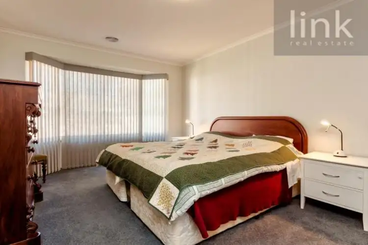 Fifth view of Homely house listing, 73 Southern View Drive, West Albury NSW 2640