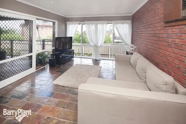 Fifth view of Homely house listing, 2 Sutherland Court, Endeavour Hills VIC 3802