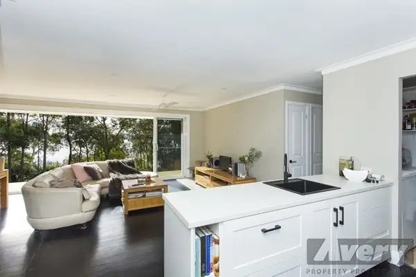 4 The Quarterdeck, Carey Bay NSW 2283