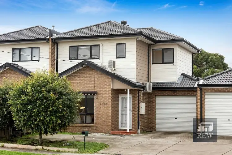 2/23 Churchill Avenue, Maidstone VIC 3012