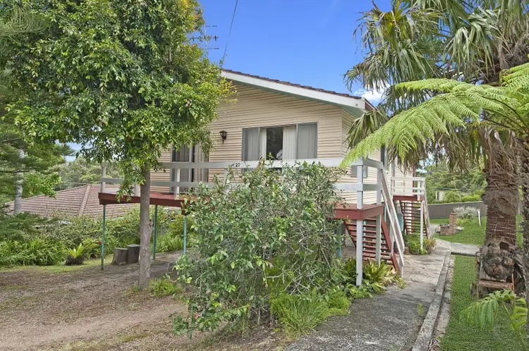 27 Jones Avenue, Mollymook NSW 2539