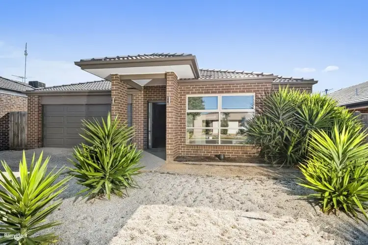 Second view of Homely house listing, 2 Greenfinch Court, Williams Landing VIC 3027