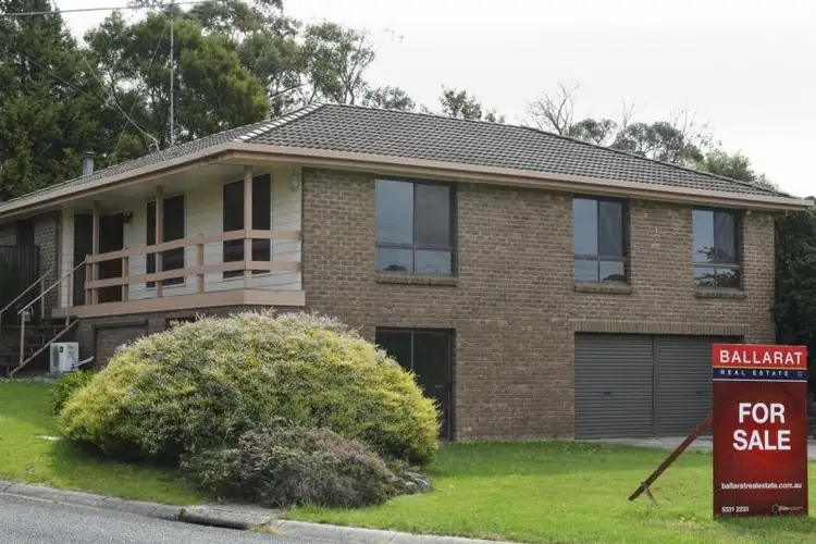 136 Mansfield Avenue, Mount Clear VIC 3350