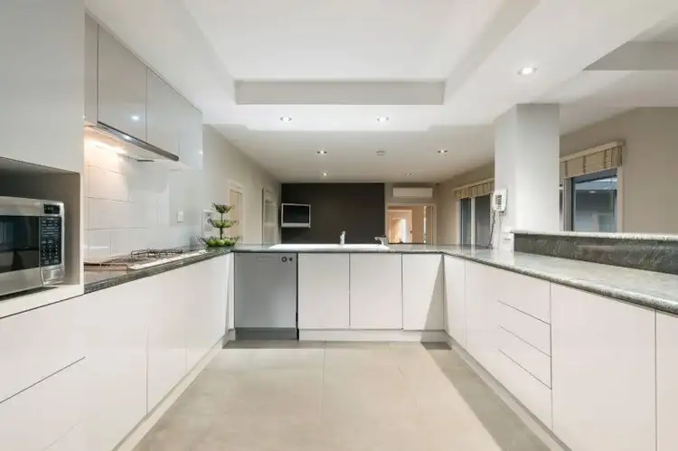 Fourth view of Homely house listing, 2 Joslyn Drive, Research VIC 3095