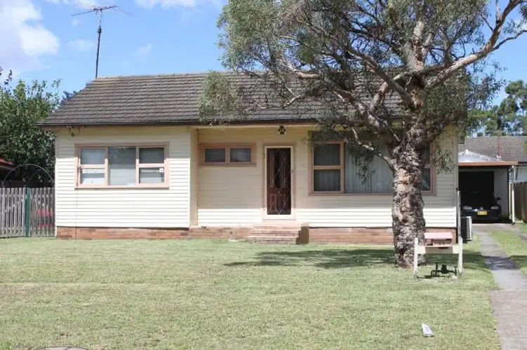 24 Lions Avenue, Lurnea NSW 2170