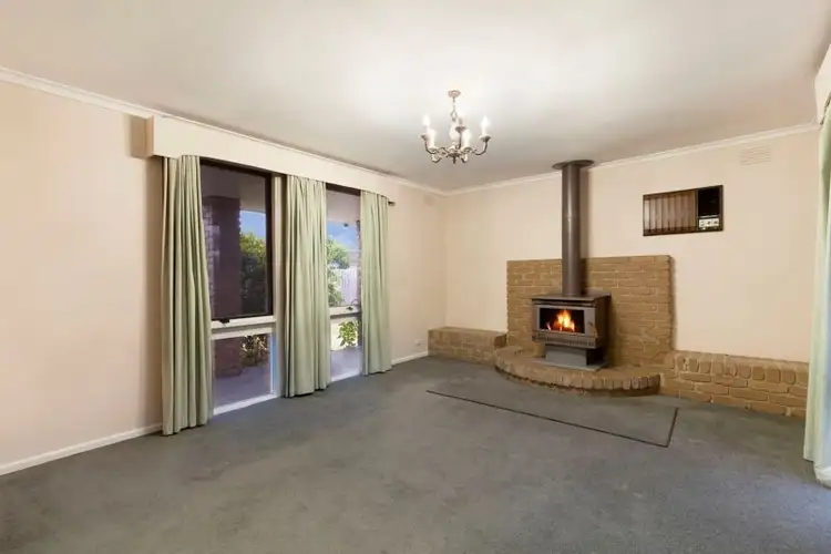 Second view of Homely house listing, 5 Binalong Court, Yallambie VIC 3085