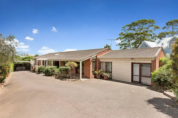 26 Volitans Avenue, Mount Eliza VIC 3930