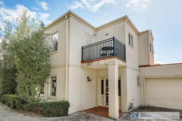 3/8 Grieve Parade, Altona VIC 3018