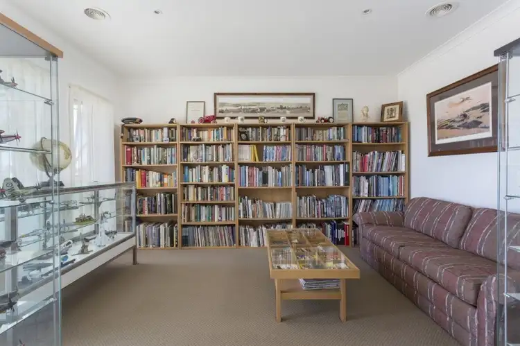 Fifth view of Homely house listing, 2 Curlew Court, Kangaroo Flat VIC 3555