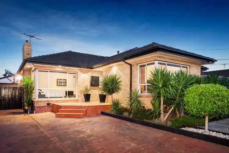 28 Locher Avenue, Reservoir VIC 3073