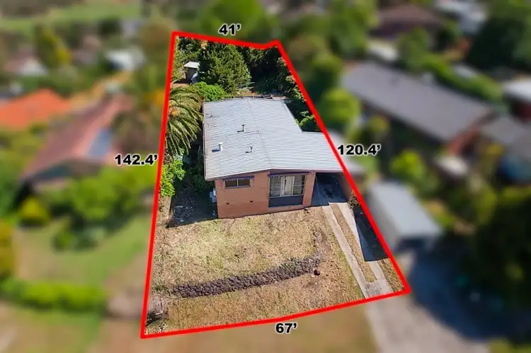 Second view of Homely house listing, 32 Lorraine Crescent, Jacana VIC 3047