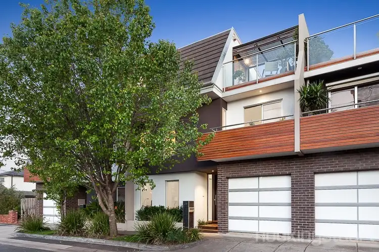 2C Prince Edward Avenue, Mckinnon VIC 3204