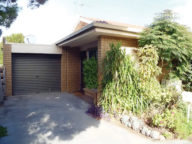 Second view of Homely unit listing, 4/1 Birch Avenue, Horsham VIC 3400