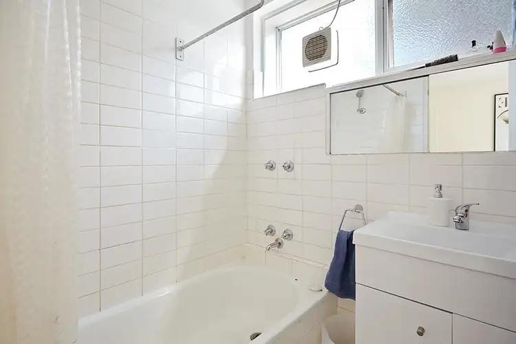 Sixth view of Homely apartment listing, 6/6 Cardigan Street, St Kilda East VIC 3183