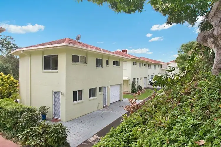 4-12 Simpson Drive