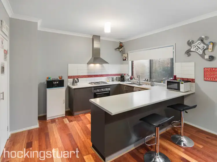 Fifth view of Homely house listing, 18 Cheltenham Close, Craigieburn VIC 3064