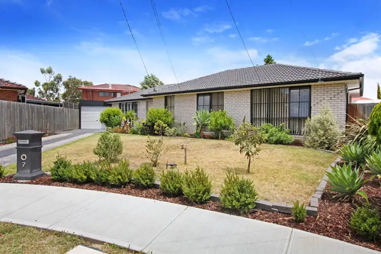 7 Field Court, Gladstone Park VIC 3043