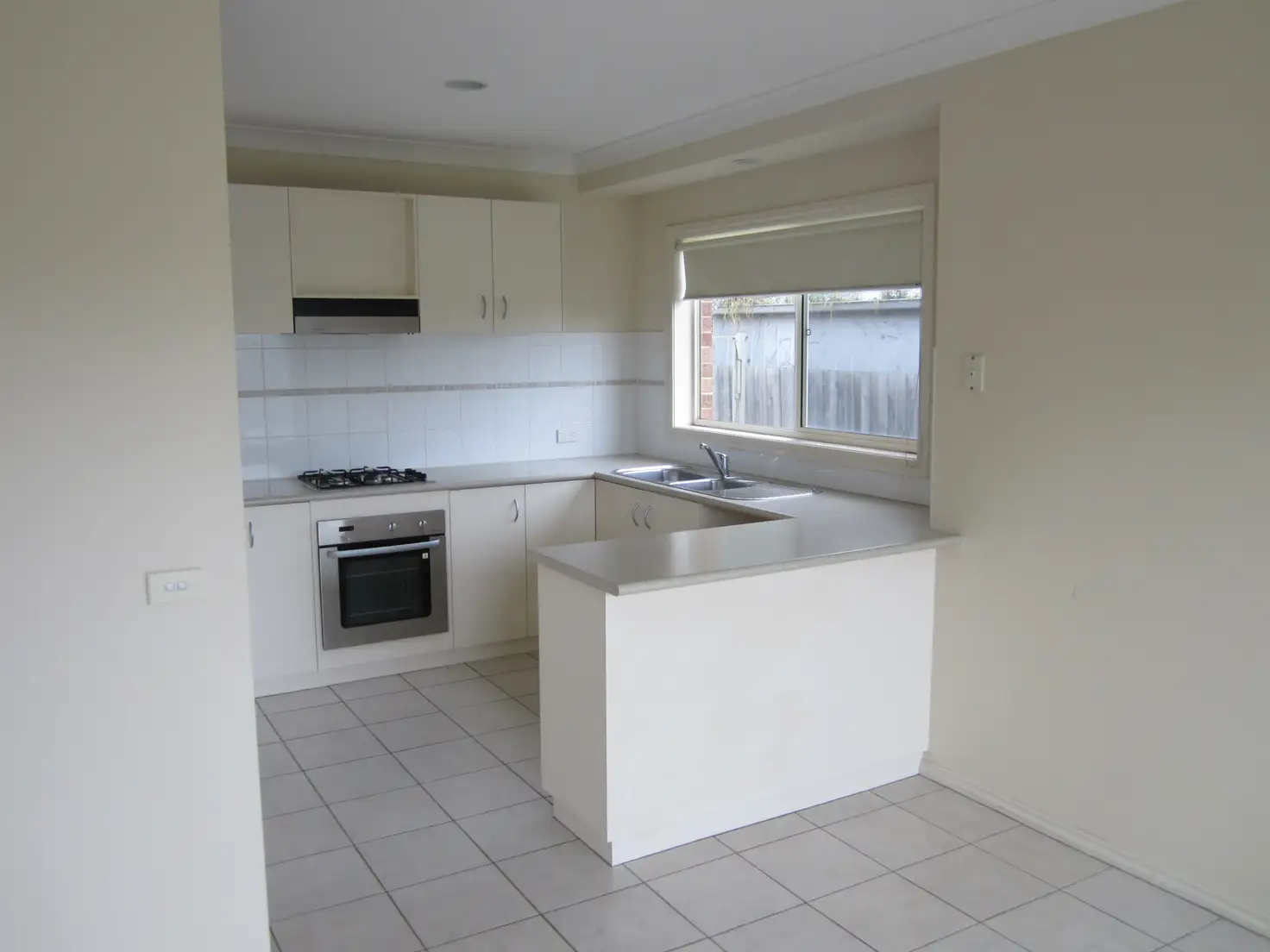 Main view of Homely unit listing, 2/7 Carruthers Court, East Geelong VIC 3219