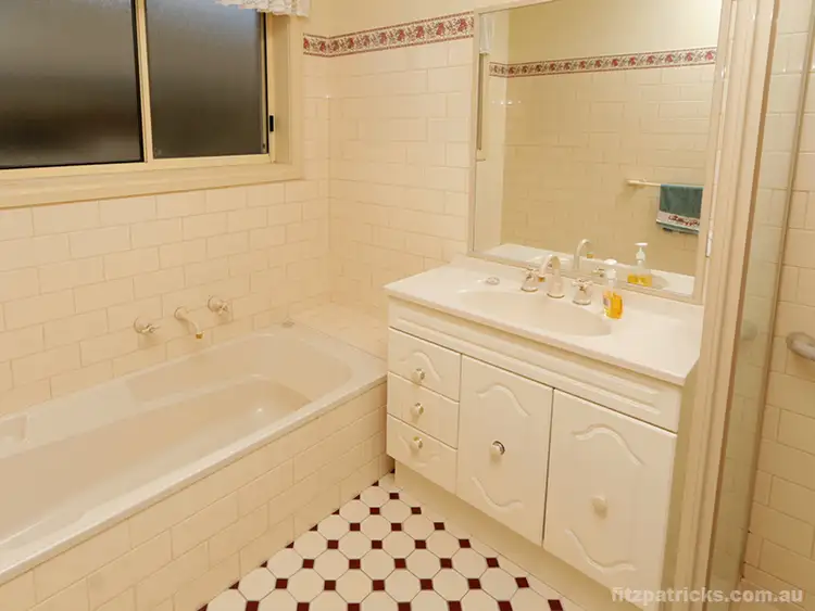 Sixth view of Homely unit listing, 1/8a Roberts Way, Kooringal NSW 2650