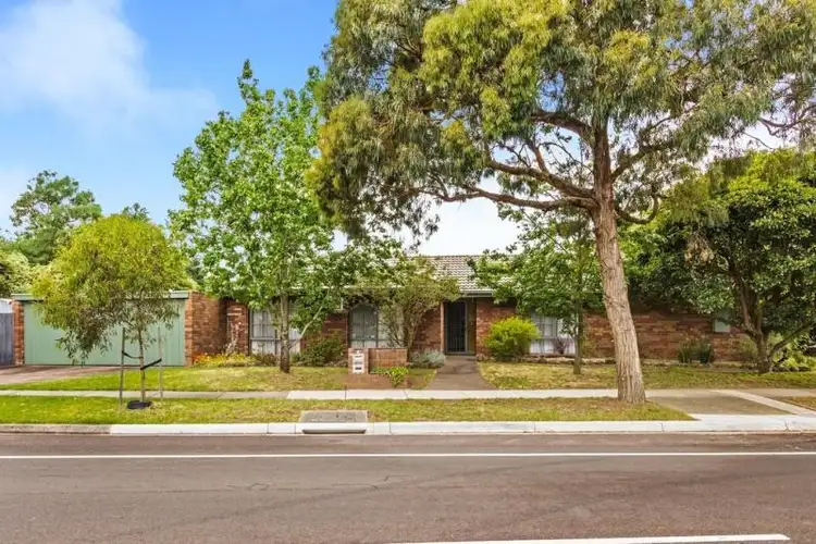 27 Mowbray Drive, Wantirna South VIC 3152