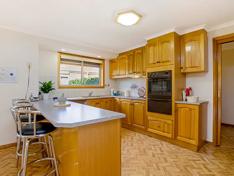 Sixth view of Homely house listing, 33 Mirabella Close, Werribee VIC 3030