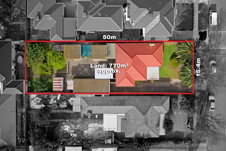 16 Blenheim Road, Newport VIC 3015