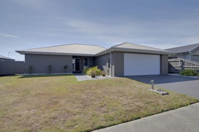 Main view of Homely house listing, 4 Monaghan Close, Traralgon VIC 3844
