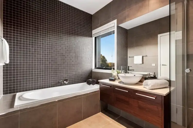 Fifth view of Homely house listing, 8 Sun Dew Close, Greensborough VIC 3088