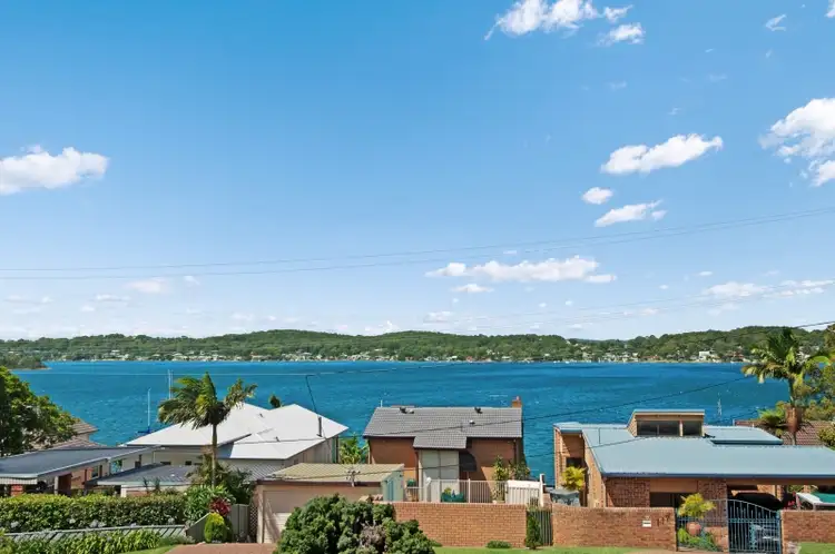 96 Fishing Point Road, Fishing Point NSW 2283