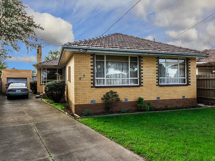 18 Thorndon Drive, St Albans VIC 3021