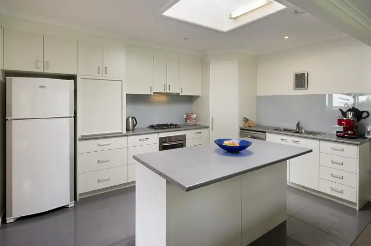 Fourth view of Homely house listing, 3 Cloverlea Court, Blackburn VIC 3130