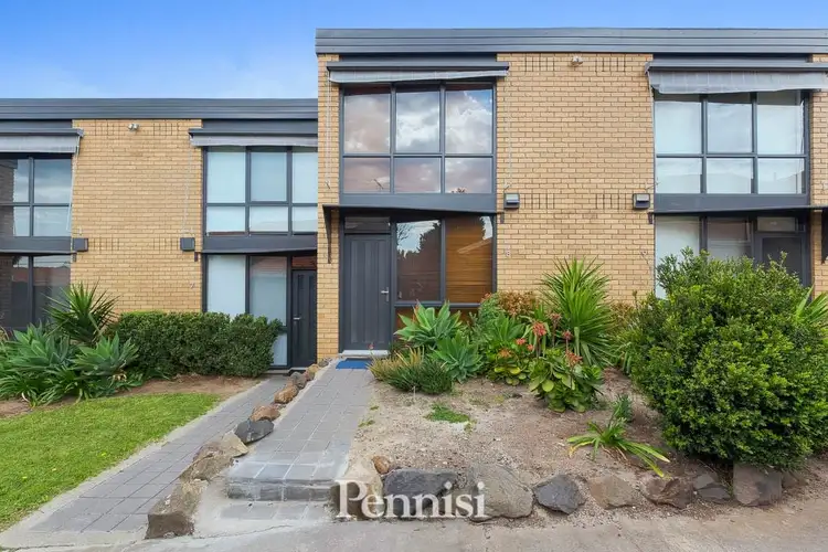 8/11 Grandview Avenue, Maribyrnong VIC 3032