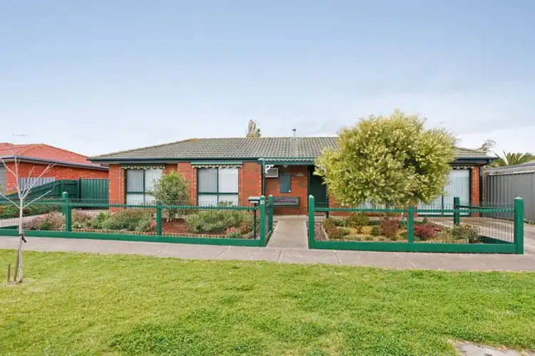 10 Alsace Avenue, Hoppers Crossing VIC 3029