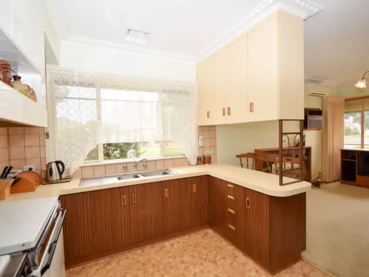 Sixth view of Homely house listing, 2 Langtree Avenue, Wangaratta VIC 3677