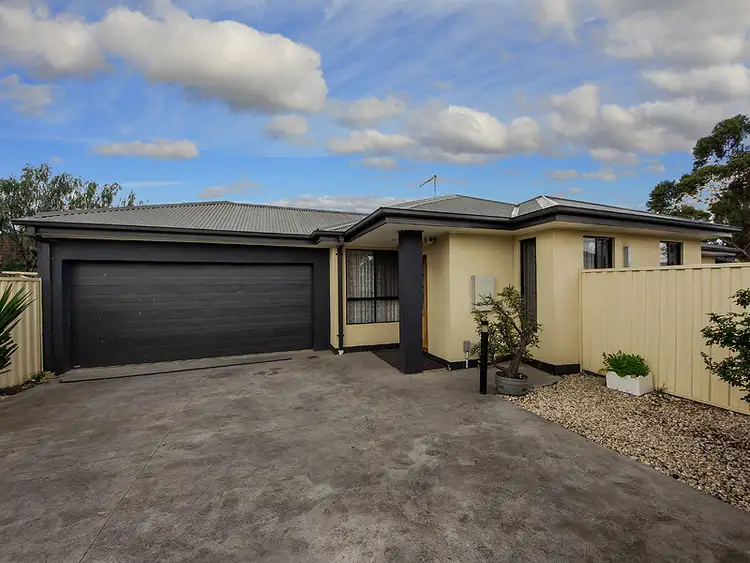2/99 George Street, St Albans VIC 3021