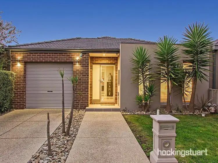 7 Garnet Way, Taylors Hill VIC 3037