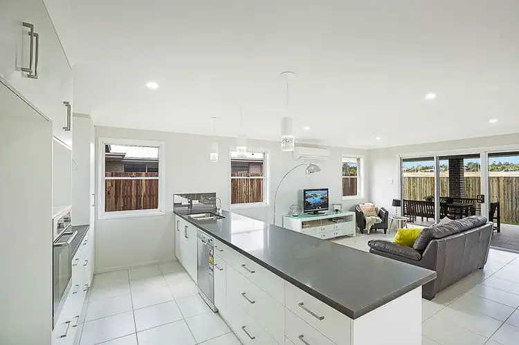 33a Wigan Avenue, Highfields QLD 4352